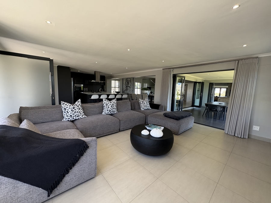 4 Bedroom Property for Sale in Grotto Bay Western Cape